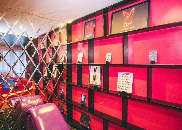 Zen Khách sạn tình yêu Hạ Long